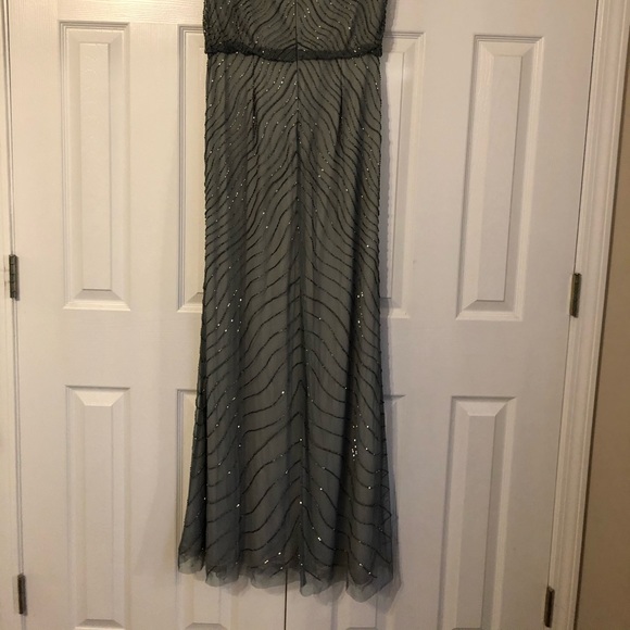 MODEST FORMAL DRESS - Picture 3 of 4